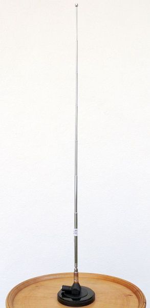 Antena pentru amplificare semnal de telefonie mobila, telescopica,2.5m ,conector, cistig 5 dBi