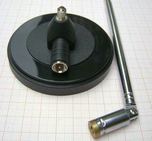 Antena pentru amplificare semnal de telefonie mobila, telescopica,2.5m ,conector, cistig 5 dBi