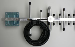 Antena Yagi pentru telefonie mobila, 12dB, polarizare H/V 60/35, conector SMA R.P. tata