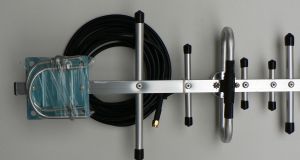 Antena Yagi pentru telefonie mobila, 12dB, polarizare H/V 60/35, conector SMA R.P. tata