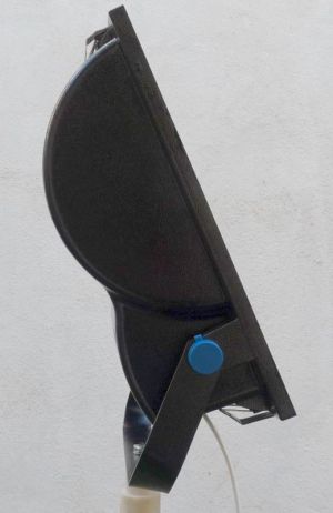Antena de camuflaj pentru amplificare semnal,tip spot luminos GSM/UMTS/3G/2, 4 , cistig 10dBi