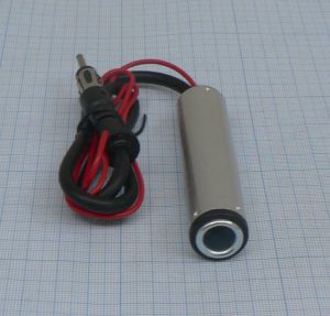 Amplificator de semnal pentru antena auto AM/FM, castig14-18 dbi