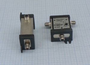 Spliter/distribuitor TAP de semnal, 1 IN - 2 OUT (atenuare 8-20dB), banda 40-862 MHz
