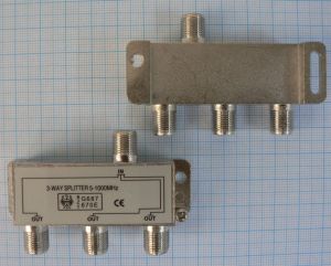 Spliter/distribuitor de semnal, 1 IN - 3 OUT, banda 5-1000 MHz