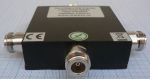 Distribuitor-sumator bidirectional pentru date si voce,1*In-3*Out, in banda de 0, 7-2, 7 Ghz