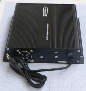 Amplificator/repetor de semnal in reteaua GSM,  600 mp