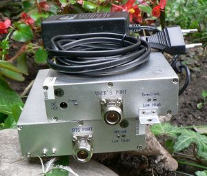 Amplificator/repetor de semnal, retea EGSM/GSM, pentru max. 1000 mp