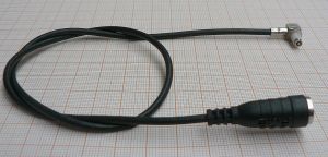 Adaptor de antena, pe cablu, pentru aparatele marca SonyEricsson pentru modelele:D750i, F500, K500, K508i, K510i, K600, K608i, K700, K700i, K750i, K790, W700i, W800i, W810i, W900, W950i, M600t, P800, P910, P990i, P990i, R620, R380, R520, S600i, T630, V800
