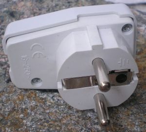 Stecher cu intrerupator (model dreptunghiular)