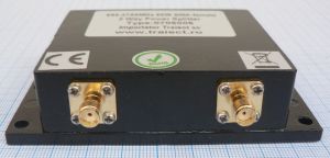 Distribuitor - sumator bidirectional pentru date  si voce in banda de 0, 7-2, 7 Ghz
