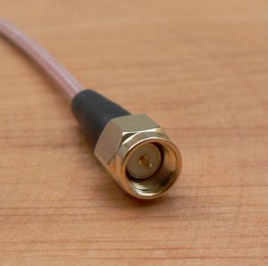 Antena auto magnetica, pentru amplificarea semnalului GSM, 3G,4G, 3 dbi, 3.5m cablu RG174, SMA tata