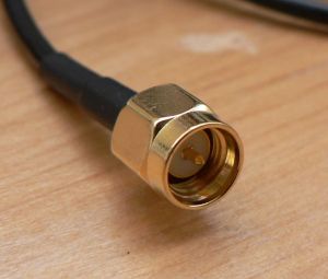 Antena pentru amplificare semnal de telefonie mobila GSM, 2dBi (forma rotunda, fixare cu filet)