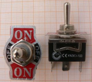 Intrerupator cu tija (on)-off-(on), 2 circuite/3 poli/3 pozitii, 15A/250V, diametru 12mm