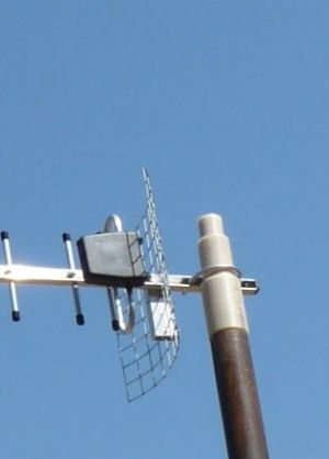 Antena pentru amplificare semnal de telefonie mobila GSM, max 16.5dBi (15 elemente + reflector plasa)