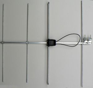 Antena pentru comunicatii Yagi 4 elemente,banda 2m (138-174MHz) , polarizare verticala,