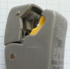 Cleste dezizolat cablu coaxial HT-332, RG-58, 59, 6
